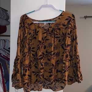 Women’s large bell sleeve shirt